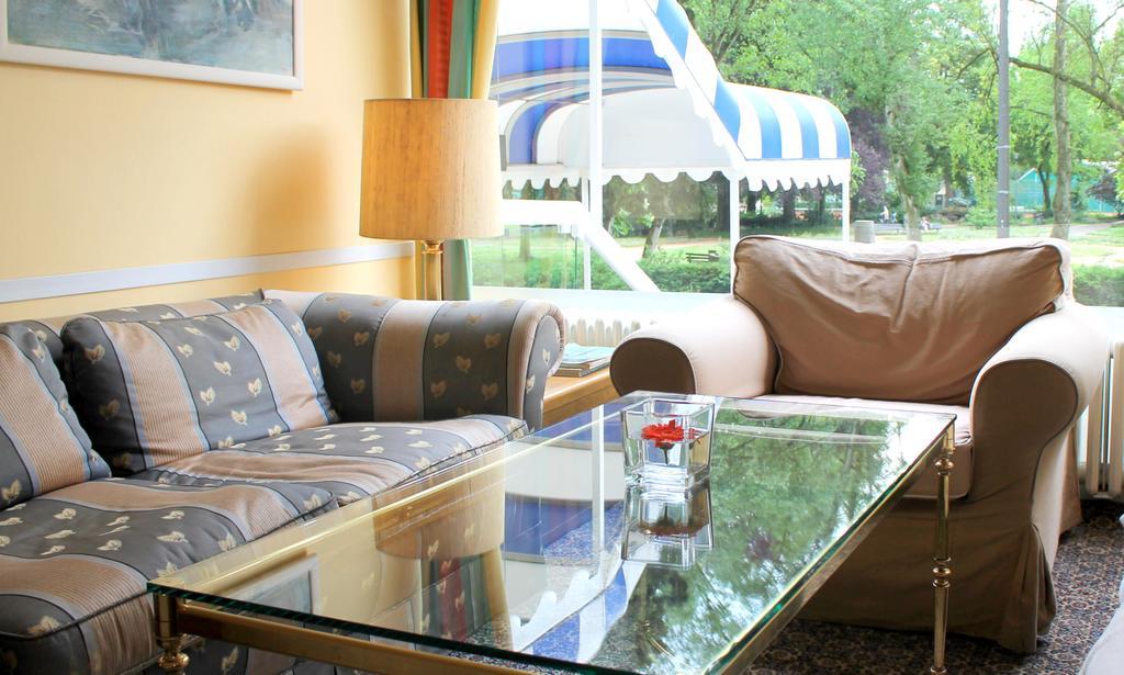 Hotel Eden Am Kurpark Бонн Екстер'єр фото