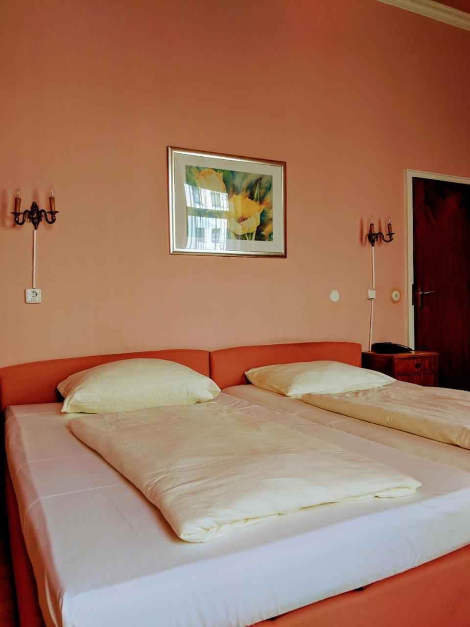 Hotel Eden Am Kurpark Бонн Екстер'єр фото