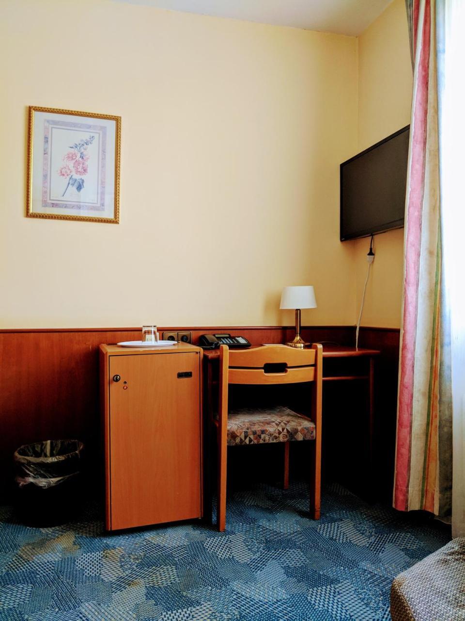 Hotel Eden Am Kurpark Бонн Екстер'єр фото