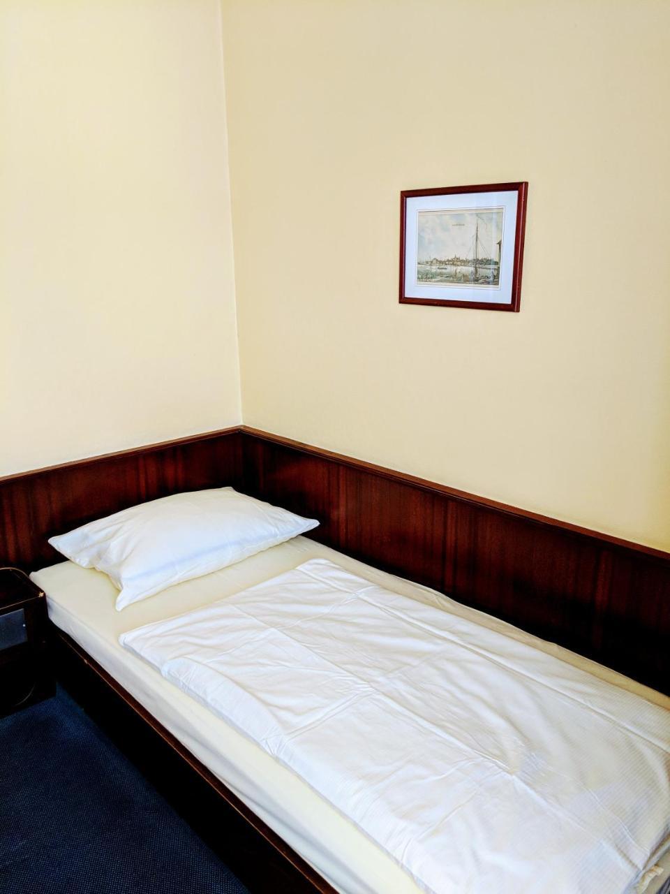 Hotel Eden Am Kurpark Бонн Екстер'єр фото
